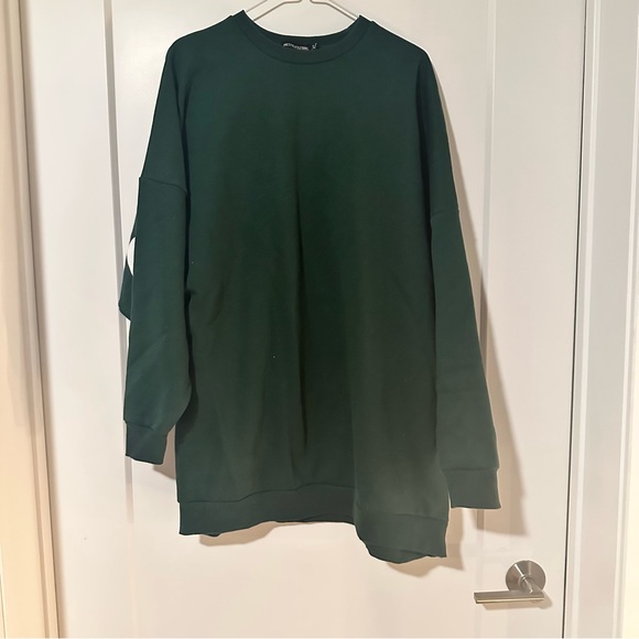 Pretty Little Thing Graphic Sweatshirt Dress - Picture 9 of 10